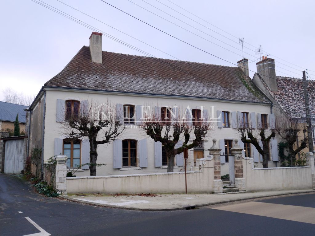 house 8 rooms for sale on LA CHATRE (36400) - See details