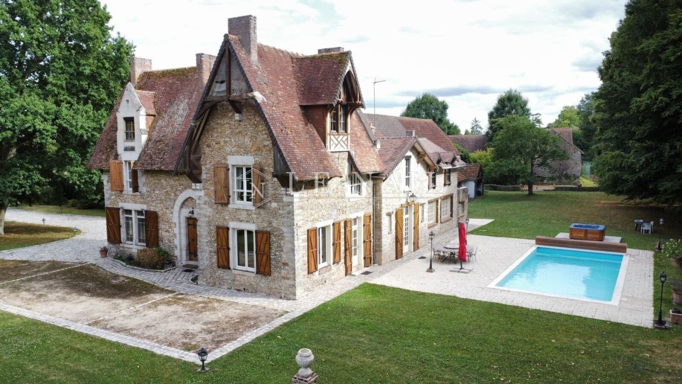 house 10 rooms for sale on MELUN (77000) - See details
