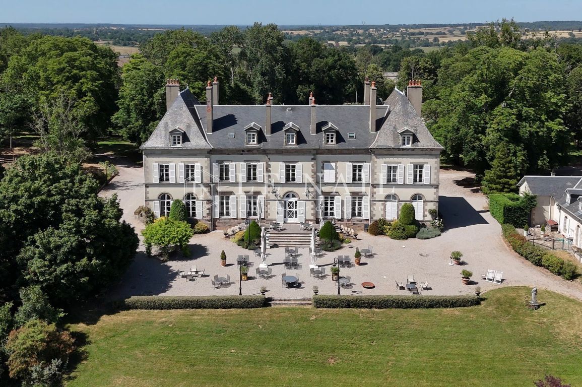 château 26 pièces en vente à MOULINS (03000) - Plus de details