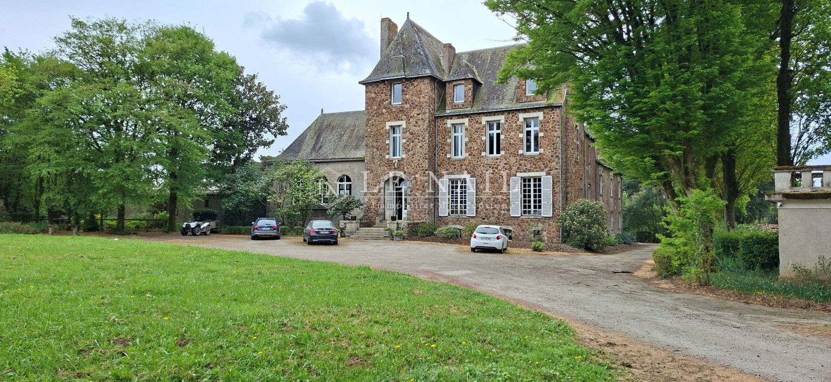 castle 16 rooms for sale on NANTES (44000) - See details
