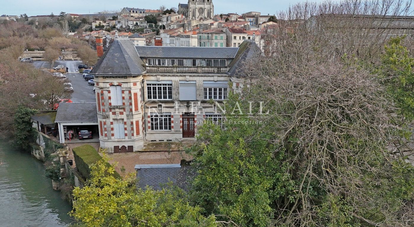 maison de ville 10 pièces en vente à NIORT (79000) - Plus de details