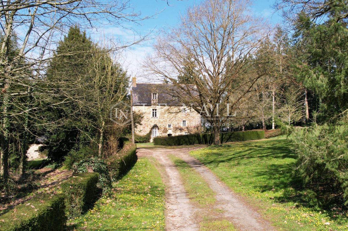 manor house 8 rooms for sale on VITRE (35500) - See details