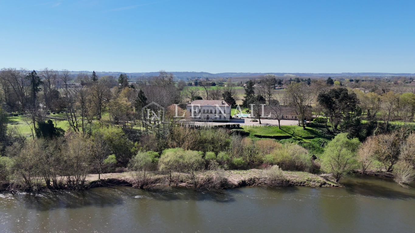 castle 18 rooms for sale on BERGERAC (24100) - See details