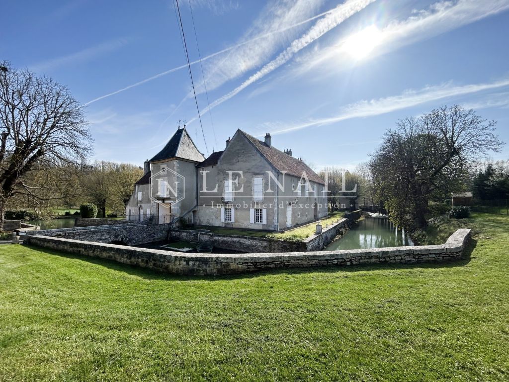 château 13 pièces en vente à CLAMECY (58500) - Plus de details