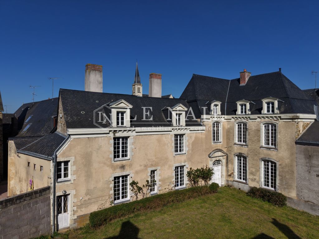 hôtel particulier 11 pièces en vente à CRAON (53400) - Plus de details