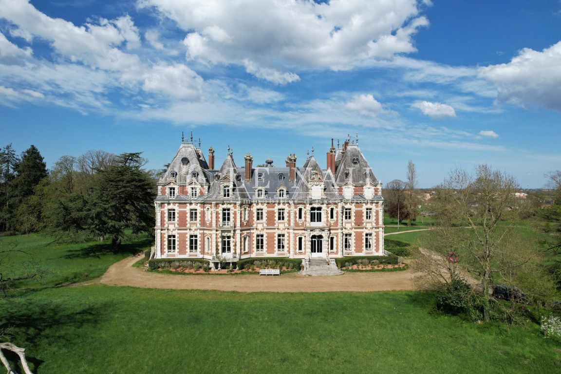 château 30 pièces en vente à ANGERS (49000) - Plus de details