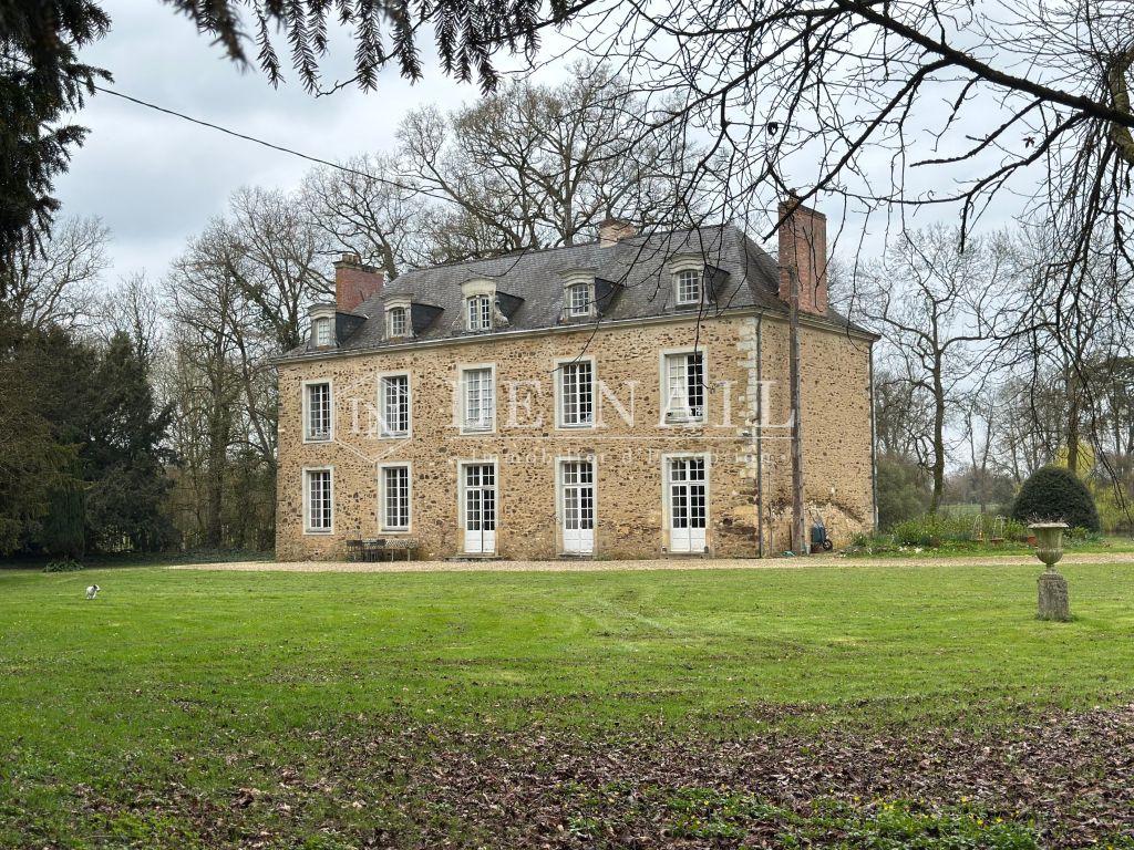 maison de maître 13 pièces en vente à CHATEAU GONTIER (53200) - Plus de details