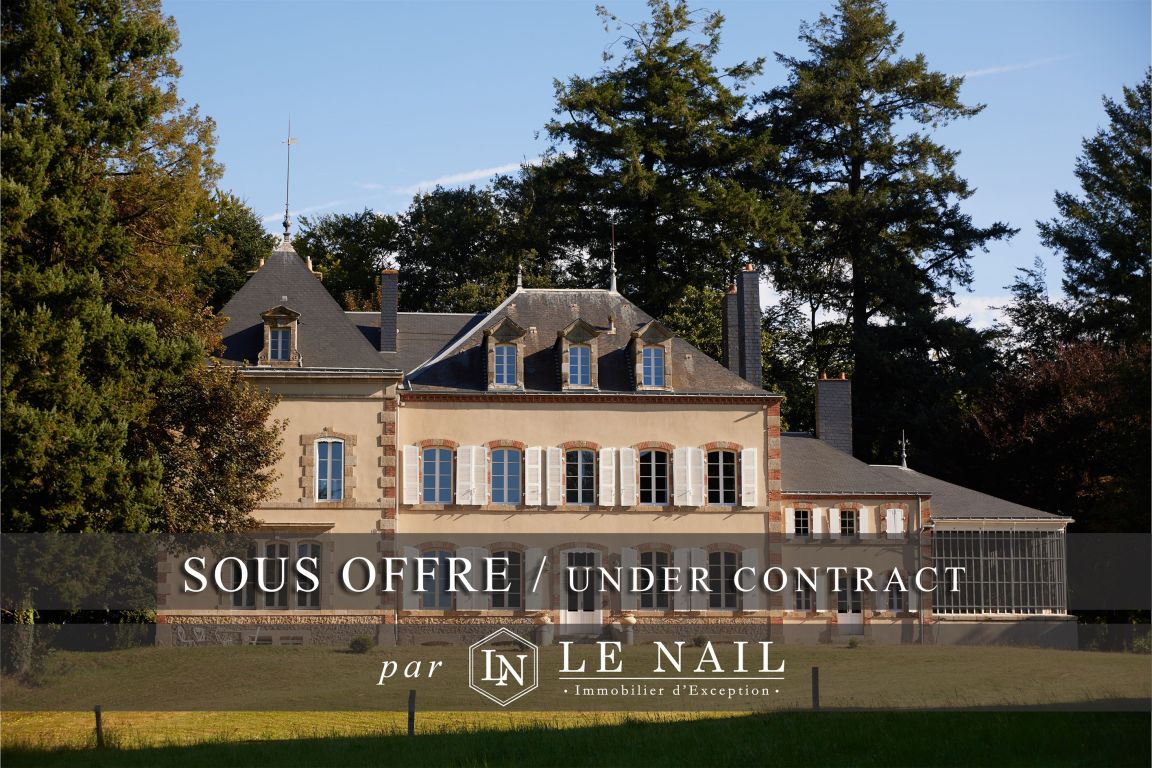 castle 16 rooms for sale on ST MESMIN (85700) - See details