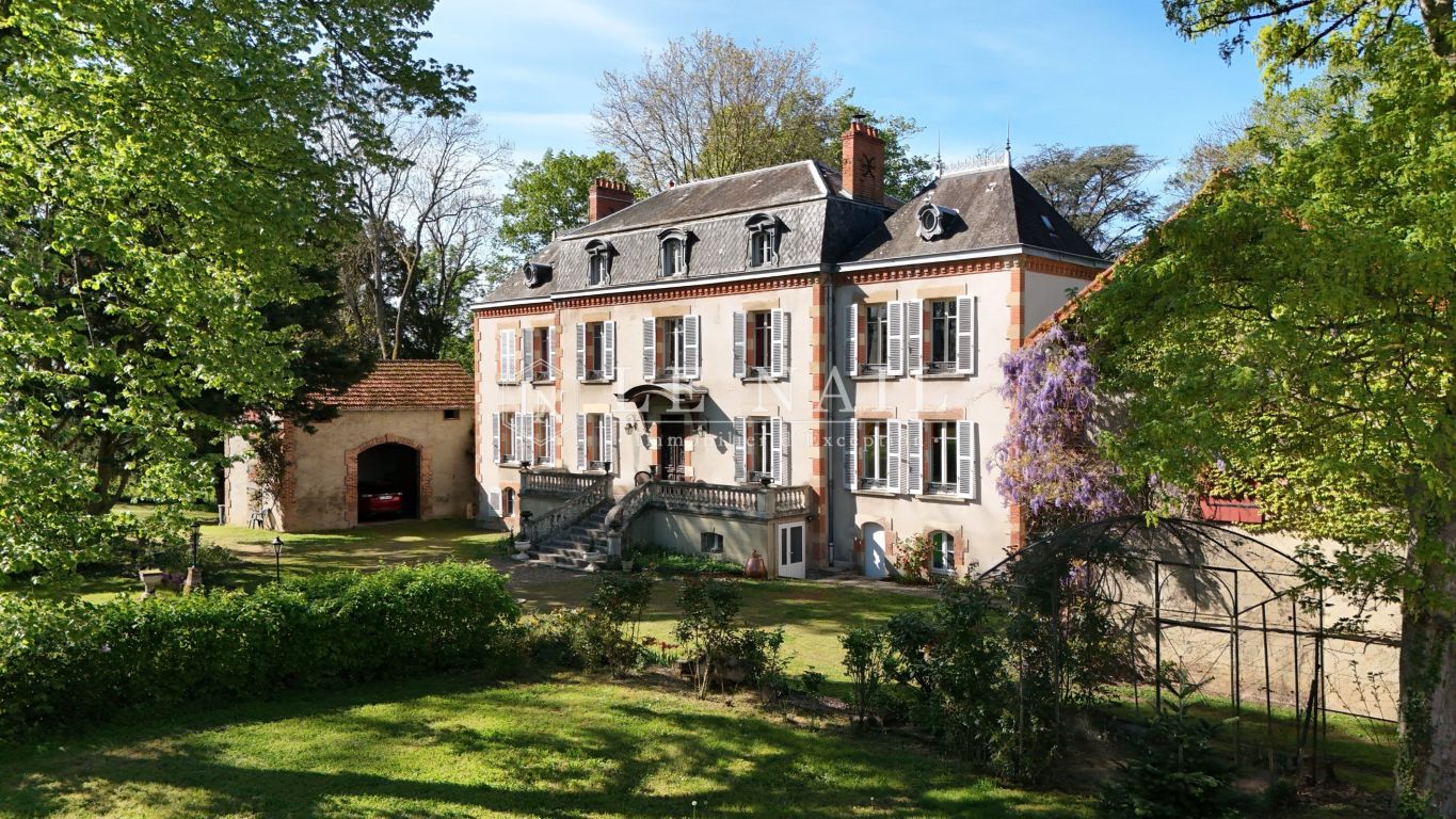 maison de maître 12 pièces en vente à MOULINS (03000) - Plus de details