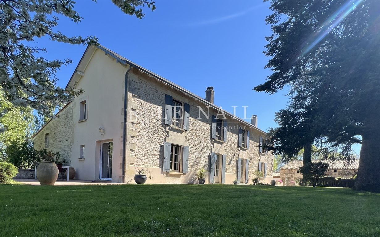 maison 7 pièces en vente à CHAMPDENIERS (79220) - Plus de details