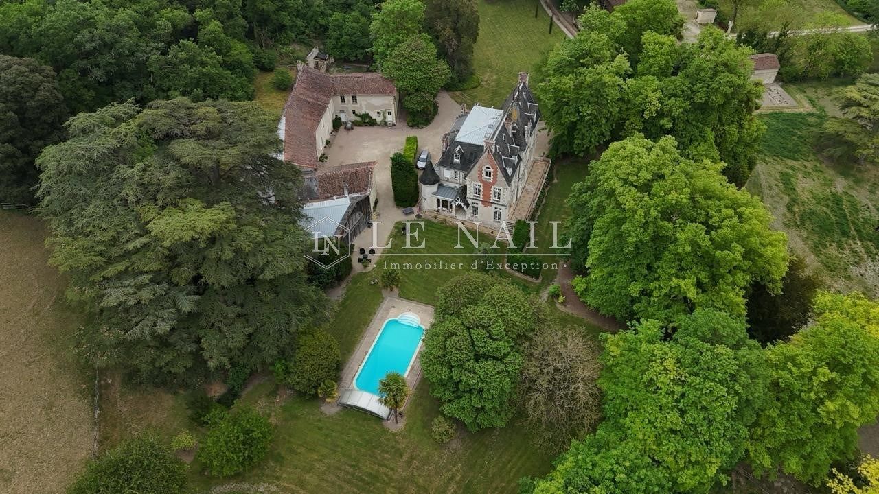 château 15 pièces en vente à LOUDUN (86200) - Plus de details