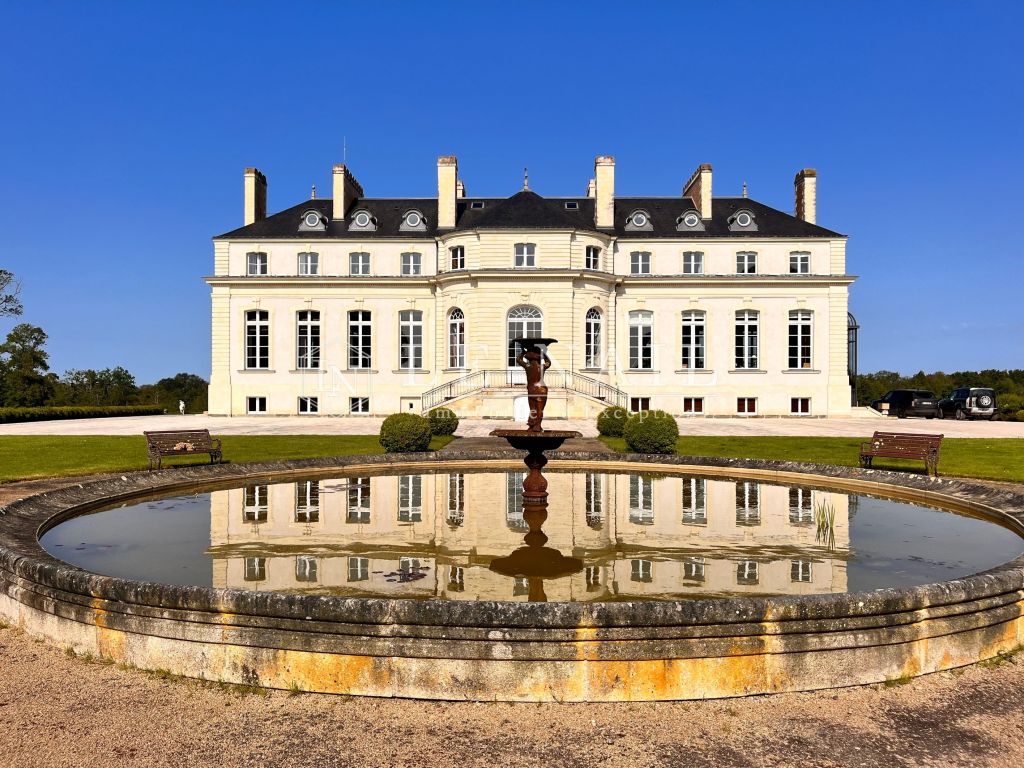 château 12 pièces en vente à NORT SUR ERDRE (44390) - Plus de details