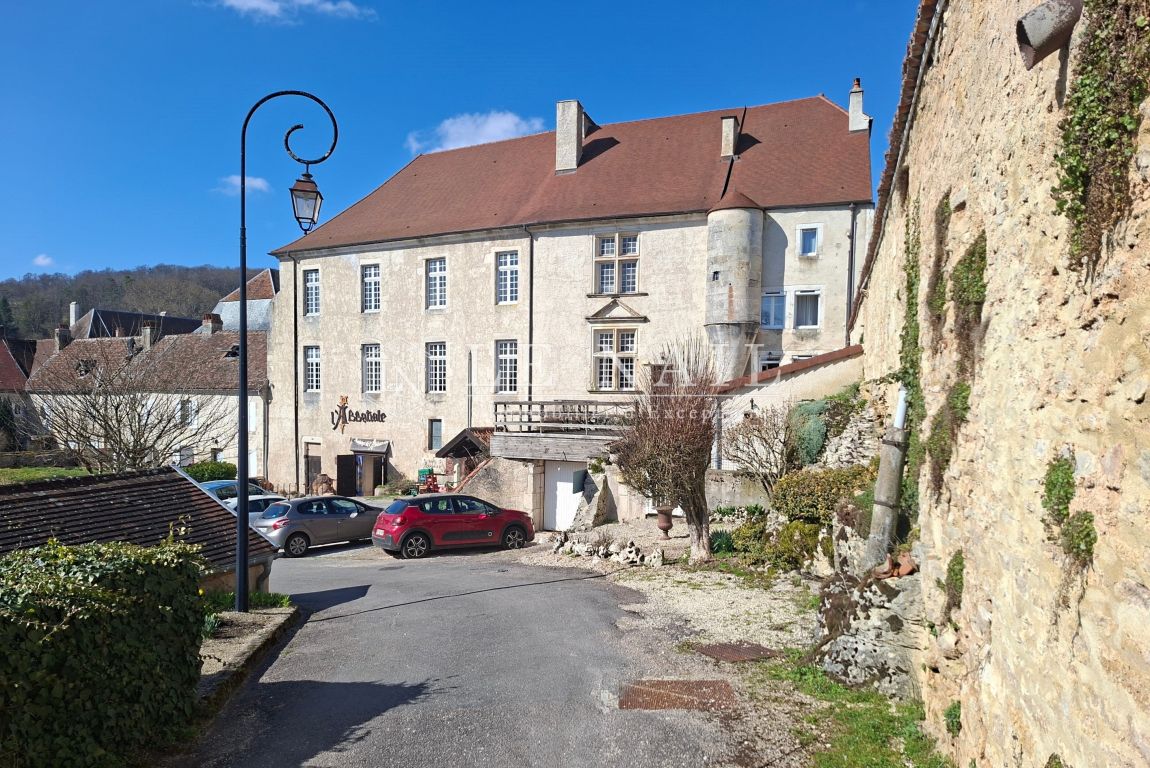 property 19 rooms for sale on LANGRES (52200) - See details
