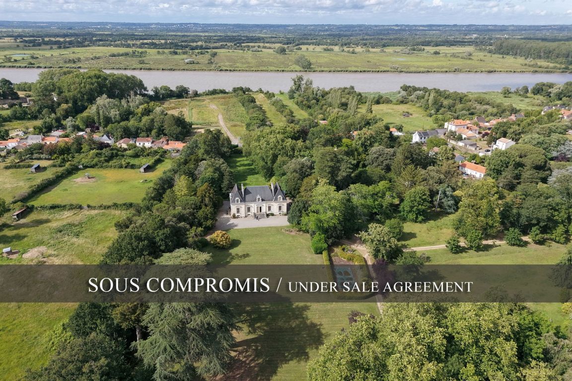 château 13 pièces en vente à LE PELLERIN (44640) - Plus de details