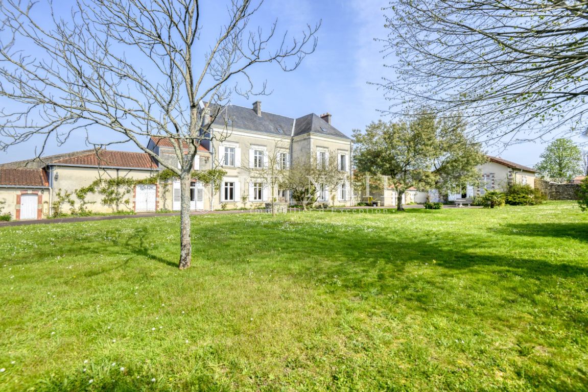property 12 rooms for sale on VALLET (44330) - See details