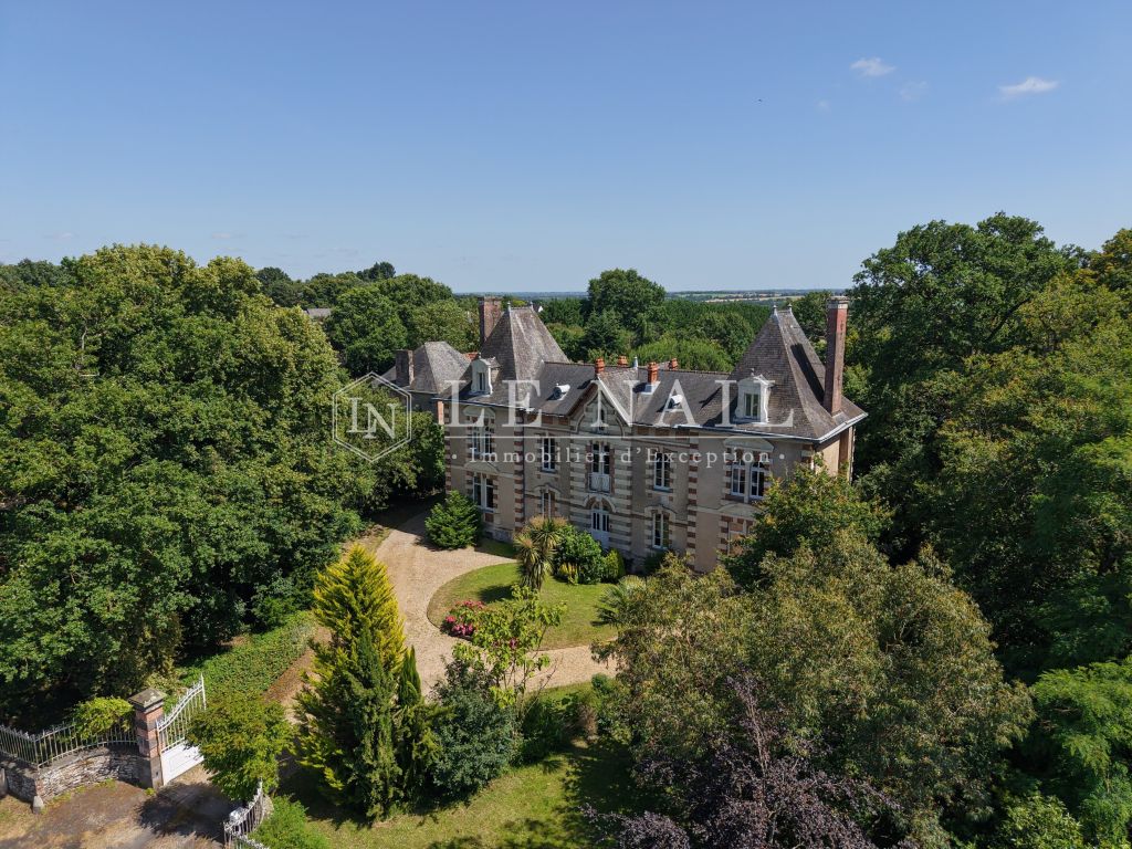 château 11 pièces en vente à POUANCE (49420) - Plus de details