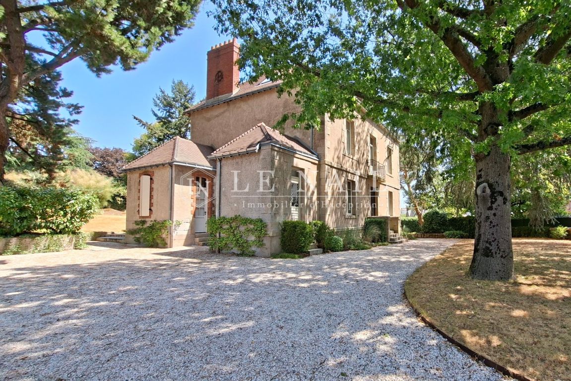 maison bourgeoise 9 pièces en vente à CLISSON (44190) - Plus de details