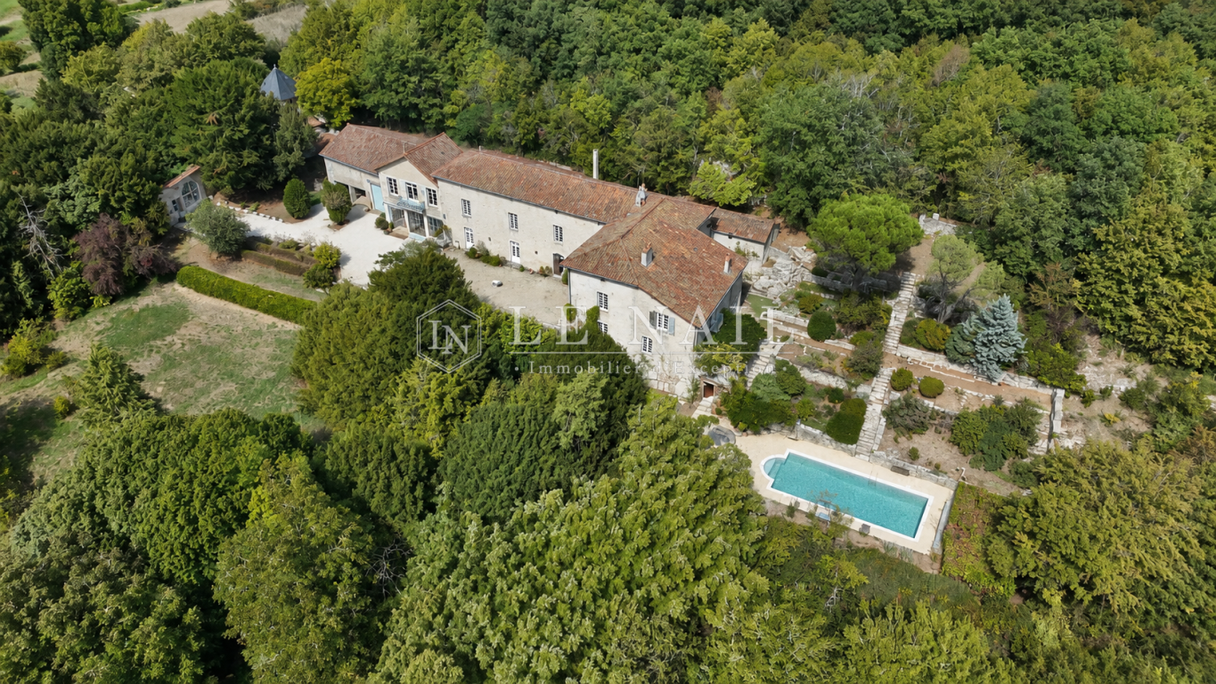 house 17 rooms for sale on RUFFEC (16700) - See details
