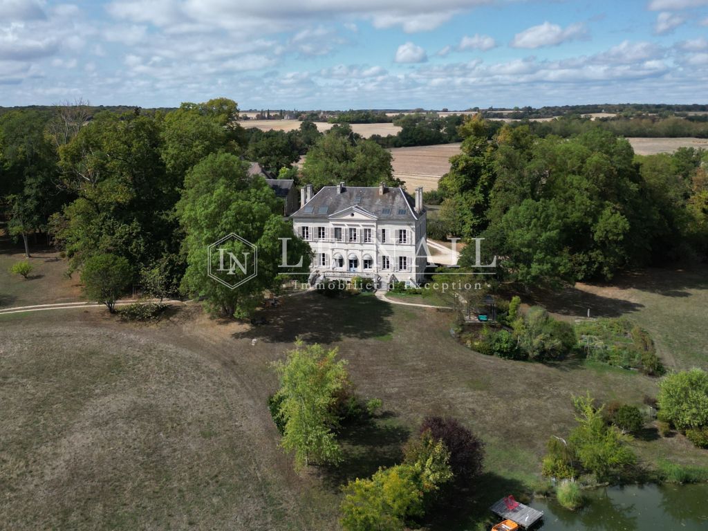 castle 14 rooms for sale on BOURGES (18000) - See details