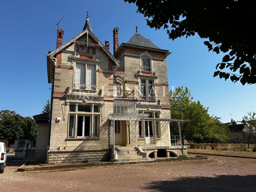maison de maître 10 pièces en vente à CLAMECY (58500) - Plus de details