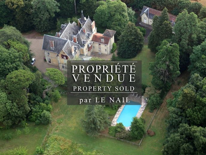 CHÂTEAU VENDU - POITIERS (VIENNE)