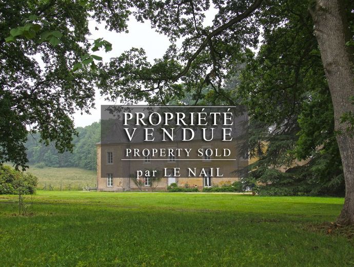 CASTLE SOLD - BETWEEN RENNES AND VANNES (MORBIHAN)