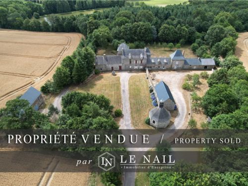 Réf.4157: Dans le Morbihan, authentique manoir en partie à restaurer à vendre, avec dépendances et chapelle.