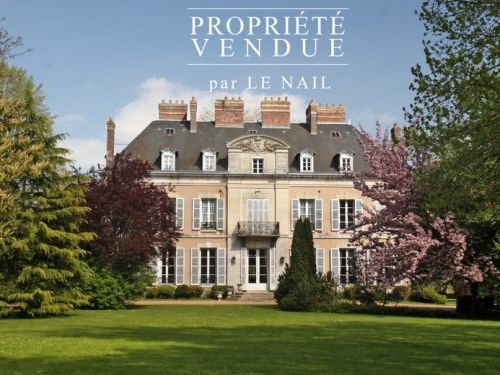 CHÂTEAU VENDU - CHARTRES (EURE-ET-LOIR)