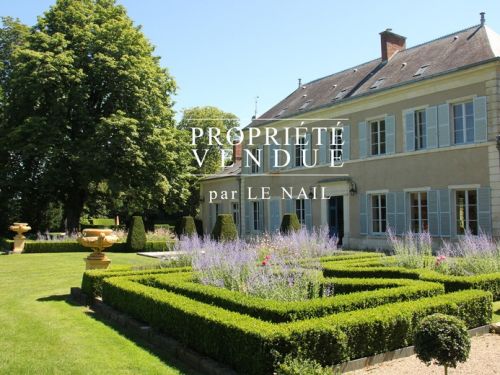 CASTLE SOLD - VIERZON (CHER)