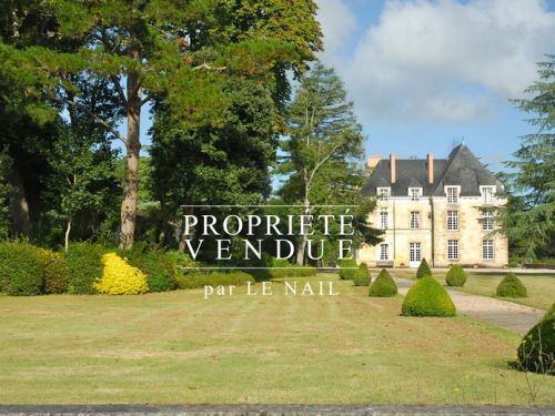 CHÂTEAU VENDU - CHALLANS (VENDÉE)