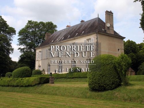 GENTILHOMMIÈRE VENDUE - VENDÔME (LOIR-ET-CHER)