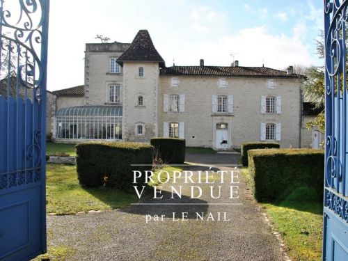DEMEURE VENDUE - ANGOULÊME (CHARENTE)