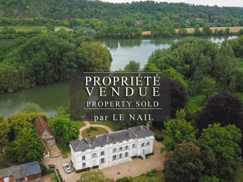 CHATEAU VENDU A 100 KM DE PARIS