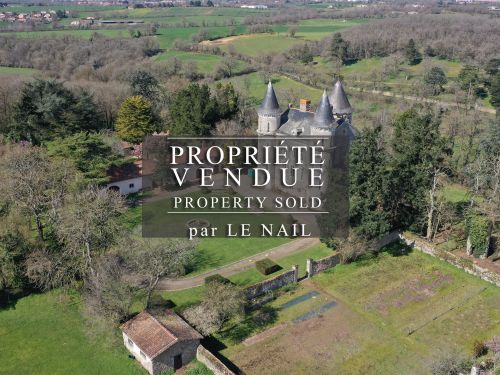 CHATEAU NEOGOTHIQUE VENDU AU SUD DE L'ANJOU