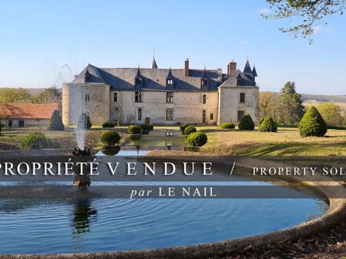 ELEGANT CHATEAU INSCRIT MH VENDU A 20km DE TOURS