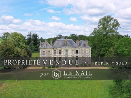 BEAU CHATEAU A RESTAURER VENDU A 25KM D'ANGERS
