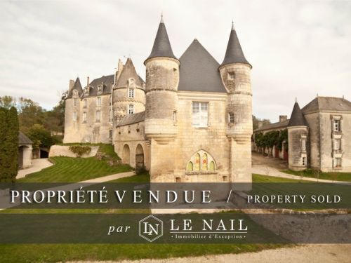 EXCEPTIONAL CHÂTEAU FROM THE 15th AND 18th CENTURIES A HISTORIC MONUMENT (ISMH) IN TOURAINE