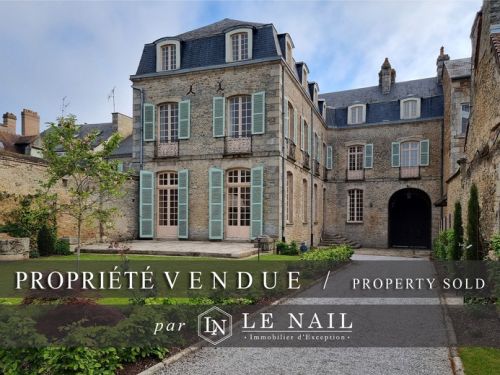 ELEGANT HÔTEL PARTICULIER VENDU DANS L'ORNE