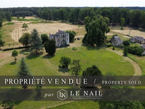 RARE MANOIR AVEC PLUS DE 6 HECTARES VENDU DANS LE PARC NATUREL LOIRE-ANJOU-TOURAINE
