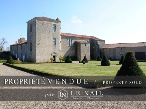 BEAU LOGIS MONUMENT HISTORIQUE VENDU EN POITOU-CHARENTES
