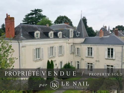 RAVISSANT HÔTEL PARTICULIER 19e DANS UN MAGNIFIQUE PARC