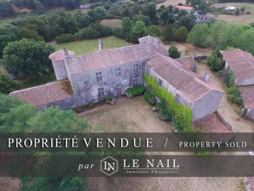 15th CENTURY MEDIEVAL CASTLE SOLD IN THE DEUX-SEVRES REGION