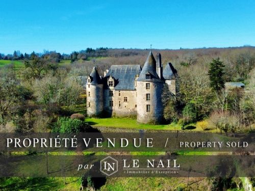 STUNNING 15th–18th-C. CASTLE, HISTORIC MONUMENT, IN THE DORDOGNE
